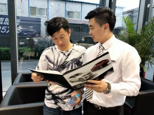 他是从PP电子走出的奔驰销售经理，只要努力，下一个“高薪金领”...