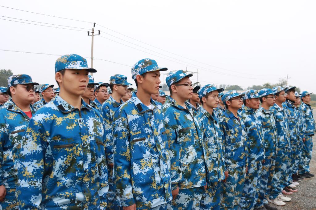 迷彩青春，学习在路上