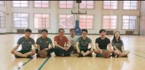 汽车工程系篮球赛 洋溢青春风采