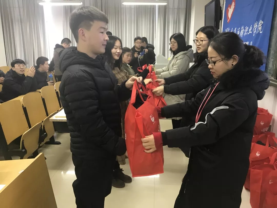 温暖·志愿路|寒冬有衣，温暖有你